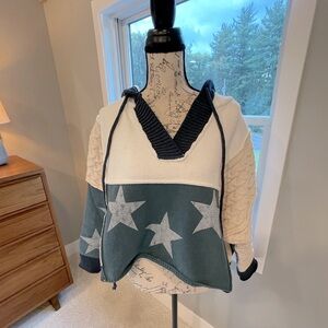 SOL Star Sweater with Hood Size S.
